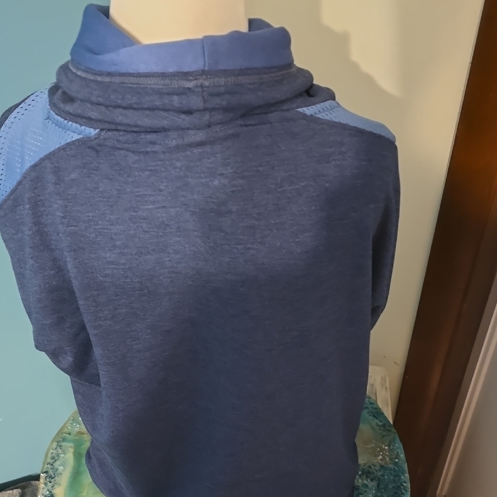 Under Armour Women's Blue Sweater - Picture 2 of 3